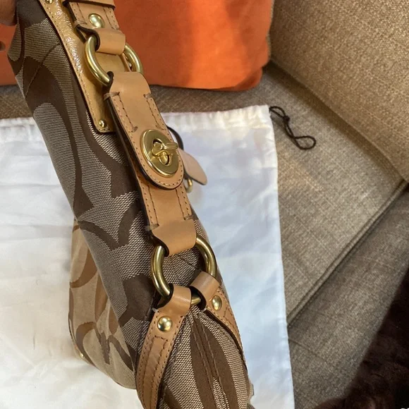 Coach Authentic Signature Slim Carly - Picture 4 of 4